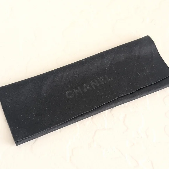 Chanel Black Leather Large Eyeglass/Sunglasses Case. EUC - Picture 10 of 12